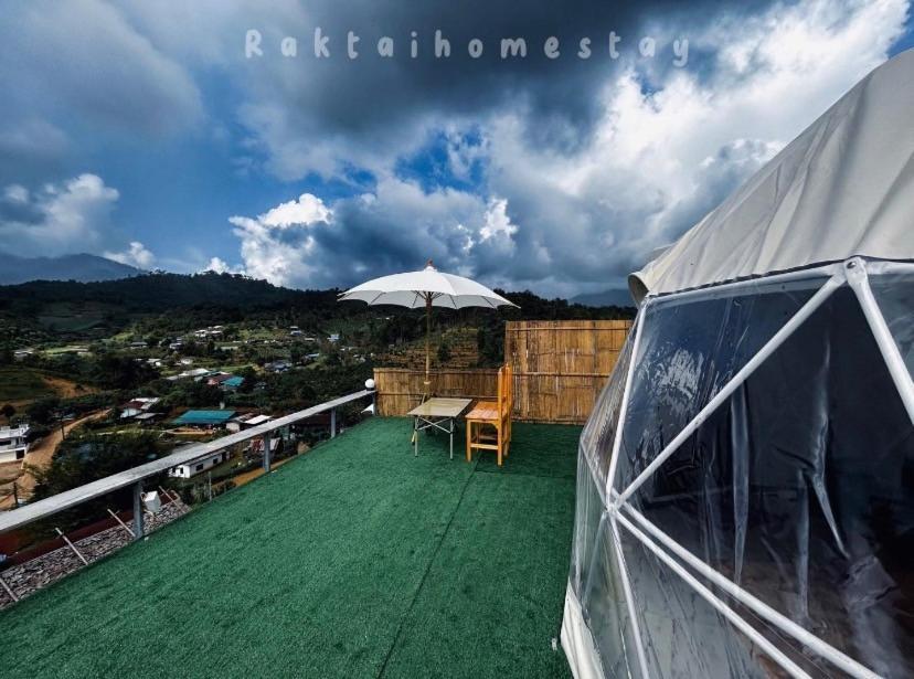 รักไทยโฮมสเตย์ Ban Rak Thai Buitenkant foto